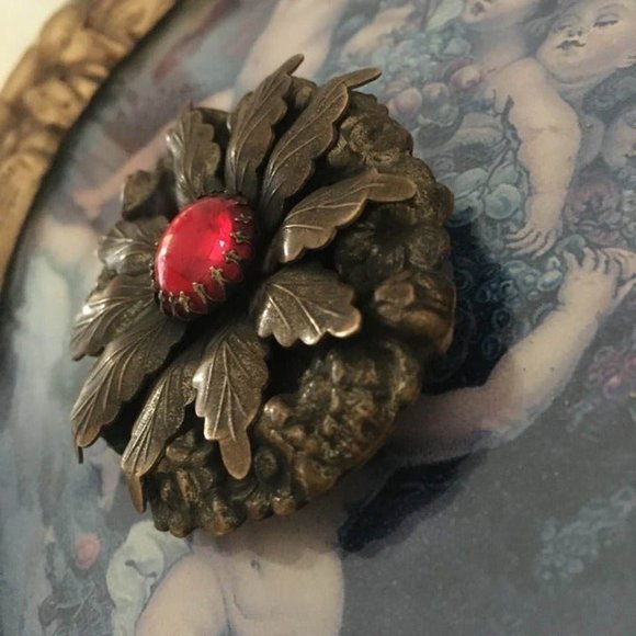 HTF Antique Art Nouveau Red Vauxhall Glass Bohemian Czech Repousse Brass Brooch - Picture 6 of 12